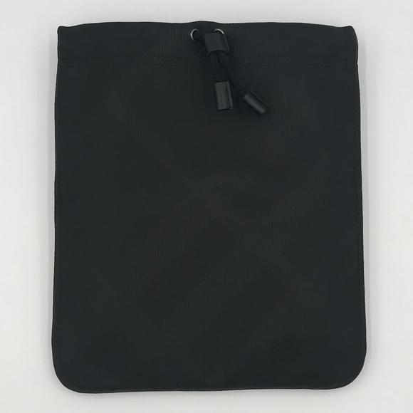 Auth Burberry black bag with hidden check print - Picture 3 of 8